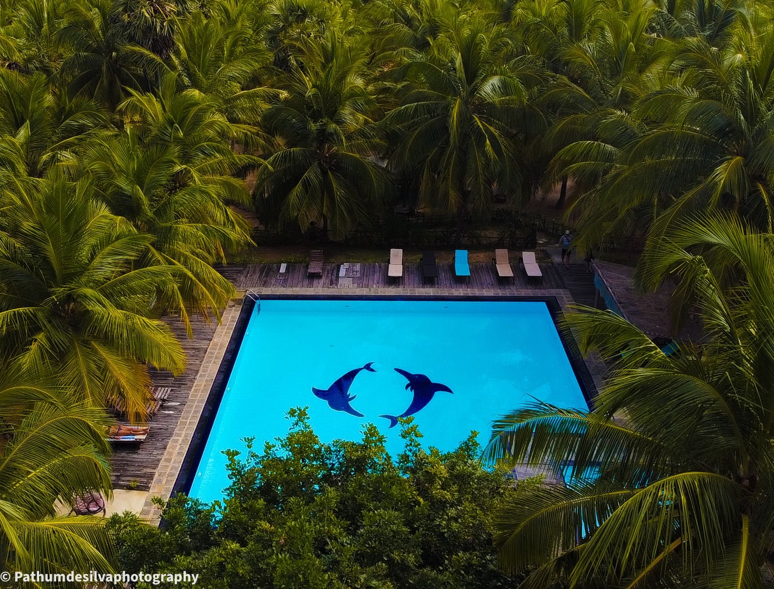 Stay lagoon-side in comfort and calm.